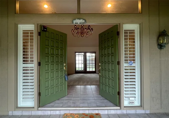 2nd image of 6328 N Queensway Dr, Temple Terrace, FL 33617 | MLS# TB8525884