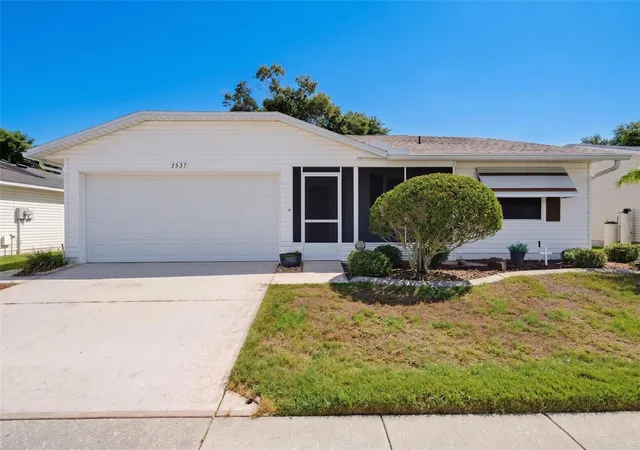 Photo 1 of Sale Pending at 3537 Highland Fairways Blvd, Lakeland, FL 33810 | MLS# L4963264 | Listing updated on 2026-10-01