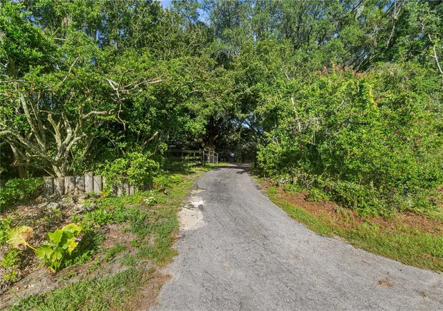 Photo 3 of Single family home for sale at 16250 Sw 20th Avenue Rd, Ocala, FL 34473 | MLS# OM727916 | Listing updated on 2026-07-28