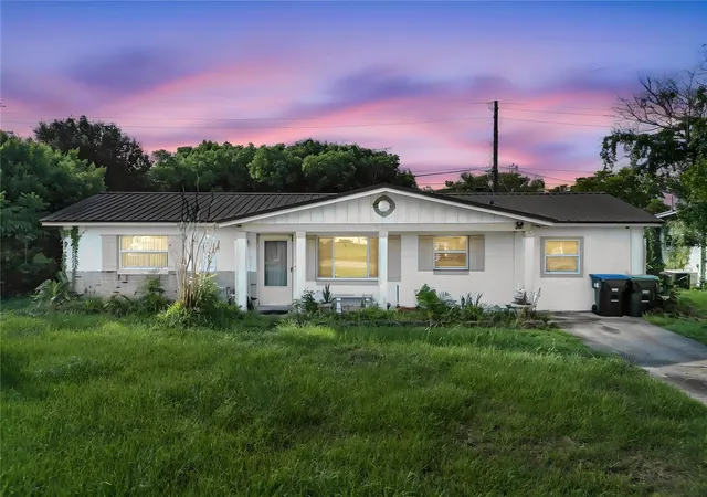 Photo 3 of Single family home for sale at 6201 Antilla Dr, Orlando, FL 32809 | MLS# O6422302 | Listing updated on 2026-08-05