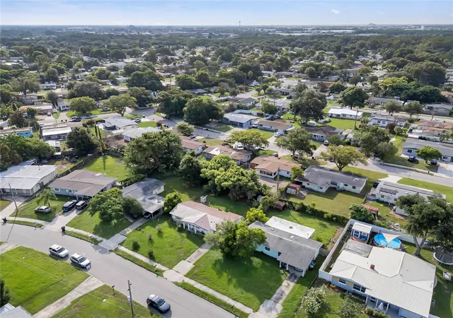 Photo 4 of Single family home for sale at 6201 Antilla Dr, Orlando, FL 32809 | MLS# O6422302 | Listing updated on 2026-08-05