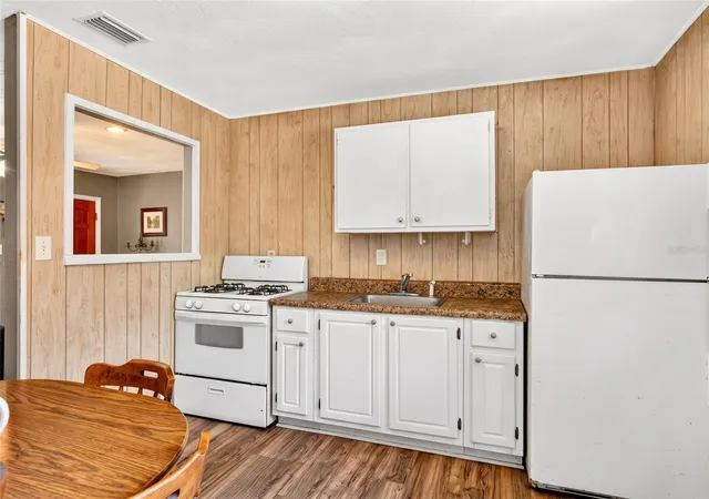 5th image of 3312 Ne 16Th Ct, Ocala, FL 34479 | MLS# OM727918