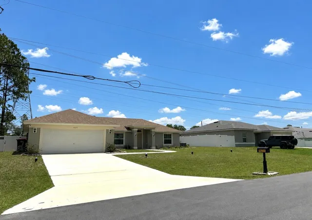Photo 1 of Single family home for sale at 15211 Sw 65th Terrace Rd, Ocala, FL 34473 | MLS# OM727922 | Listing updated on 2026-08-18