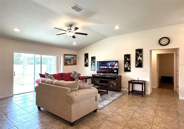 Photo 4 of Single family home for sale at 15211 SW 65th Terrace Rd, Ocala, FL 34473 | MLS# OM727922 | Listing updated on 2026-08-18