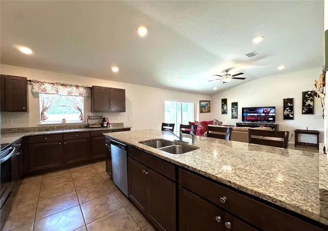 Photo 5 of Single family home for sale at 15211 SW 65th Terrace Rd, Ocala, FL 34473 | MLS# OM727922 | Listing updated on 2026-08-18