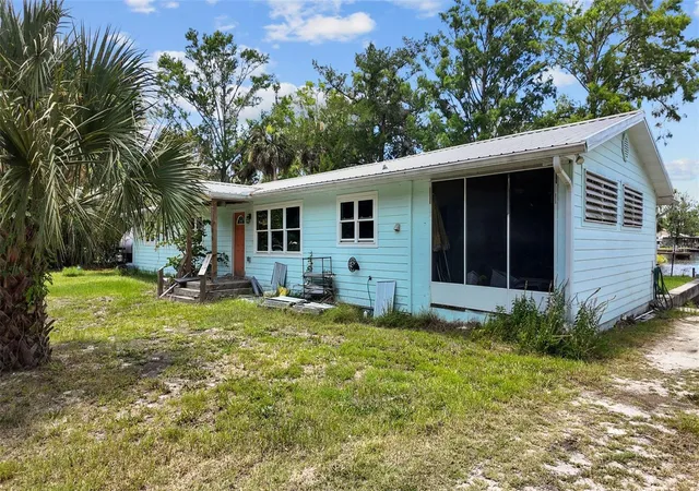 Homes for sale in Suwannee, FL | 306 Se 256 St, Suwannee, FL 32692 | MLS# GC541687