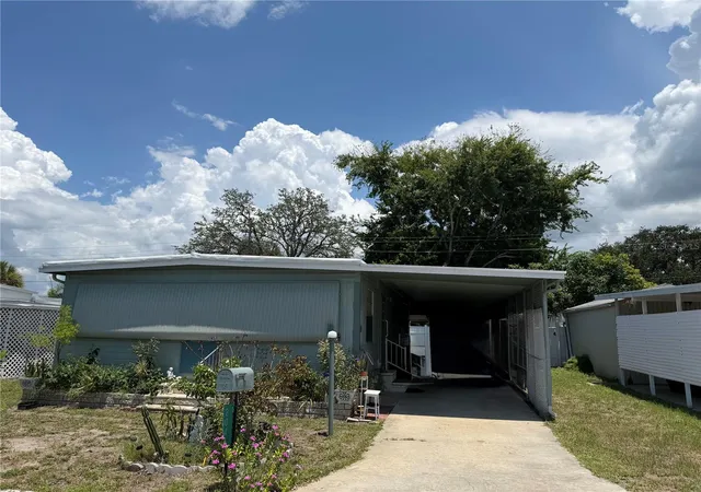 Homes for sale in Holiday, FL | 2044 Hoyle Dr, Holiday, FL 34691 | MLS# TB8525910