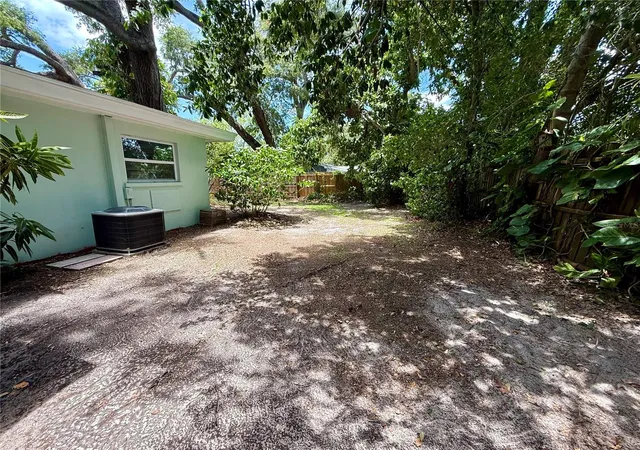 Homes for sale in Dunedin, FL | 677 Oakwood Dr, Dunedin, FL 34698 | MLS# TB8525914