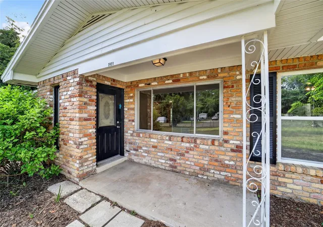 Photo 3 of Single family home for sale at 2421 NE 57th Place, Ocala, FL 34479 | MLS# OM727930 | Listing updated on 2026-09-08