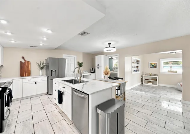 Photo 4 of Single family home for sale at 6230 Cedar St NE, Saint Petersburg, FL 33702 | MLS# TB8525924 | Listing updated on 2026-10-11