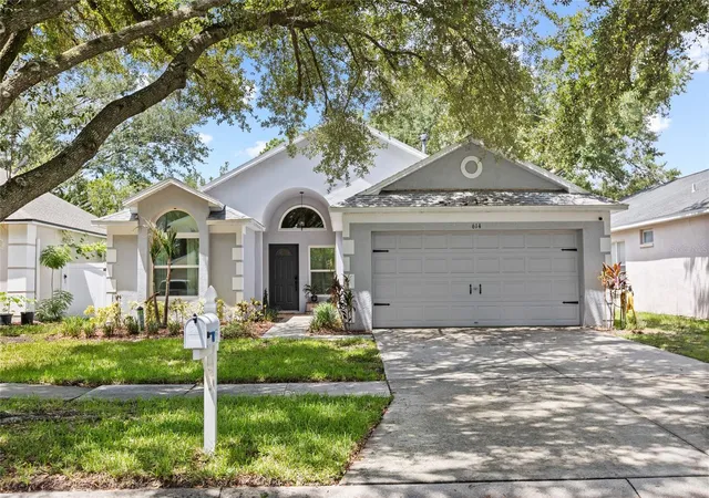 Homes for sale in Valrico, FL | 614 Somerstone Dr, Valrico, FL 33594 | MLS# TB8525933