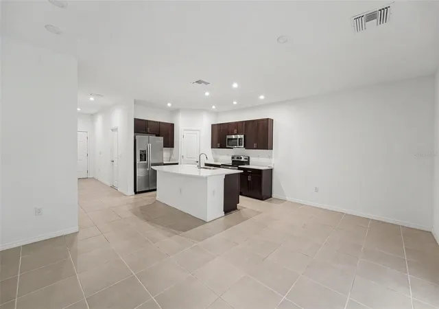 Photo 3 of Townhouse for sale at 10573 Oakside Dr, Palmetto, FL 34221 | MLS# TB8525935 | Listing updated on 2026-10-04