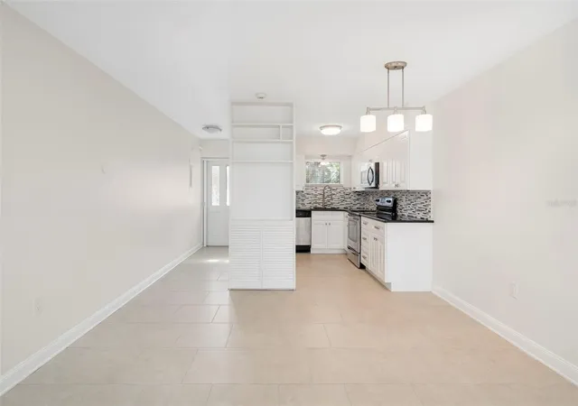 5th image of 2155 Wood St #A14, Sarasota, FL 34237 | MLS# A4699025