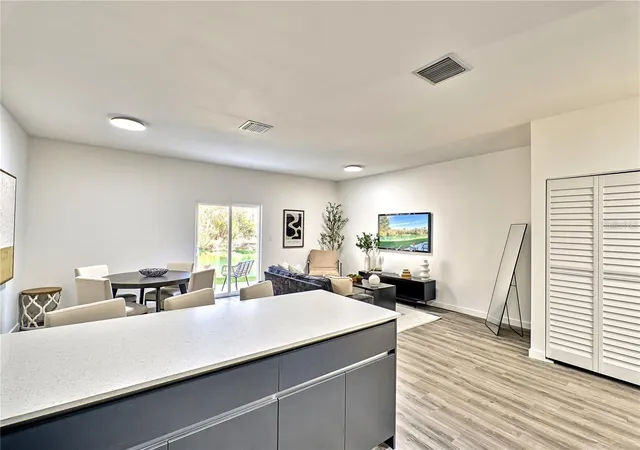 2nd image of 1589 Nw 29th Rd #7, Gainesville, FL 32605 | MLS# GC541691