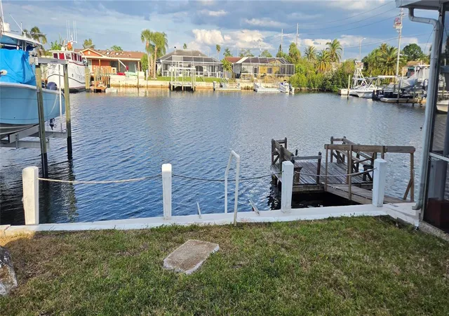 Homes for sale in New Port Richey, FL | 5308 Pilots Pl, New Port Richey, FL 34652 | MLS# W7887338