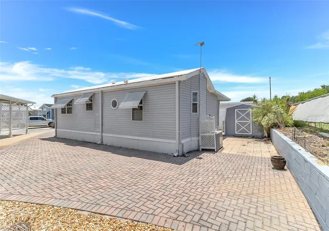 2nd image of 300 Sky Crest Loop, Davenport, FL 33837 | MLS# O6422361