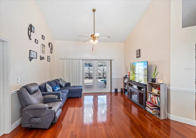 Photo 4 of Single family home for sale at 2821 Lone Feather Dr, Orlando, FL 32837 | MLS# O6422369 | Listing updated on 2026-08-28