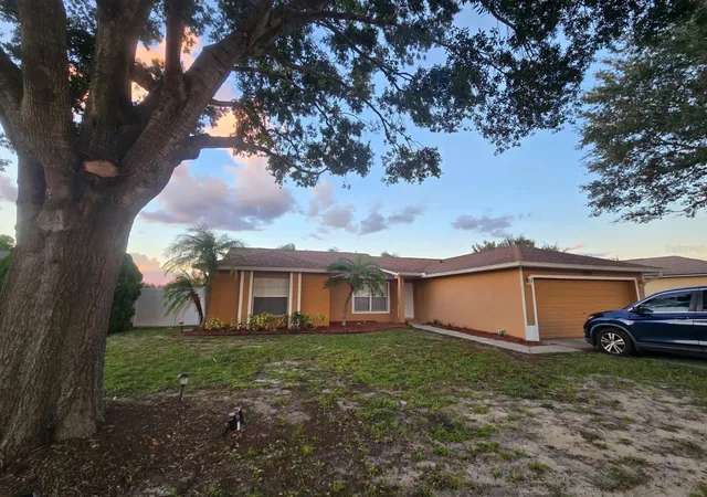 Homes for sale in Clermont, FL | 13303 Pinyon Dr, Clermont, FL 34711 | MLS# S5153068