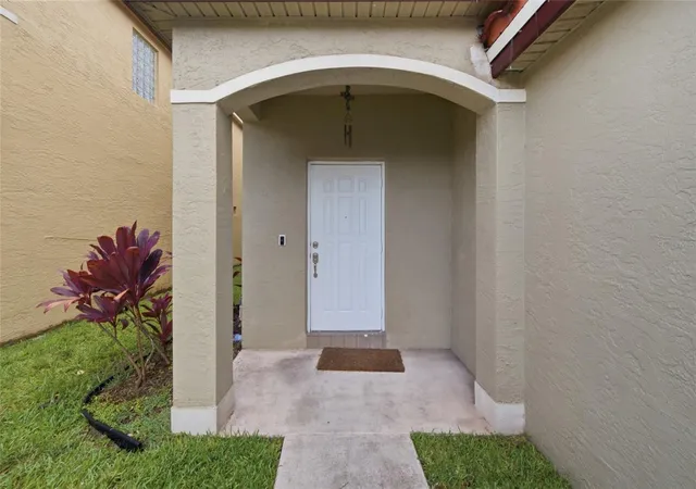 5th image of 4258 Nw 1St Dr, Deerfield Beach, FL 33442 | MLS# TB8525973
