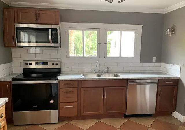3rd image of 201 E Voorhis Ave, Deland, FL 32724 | MLS# O6422387