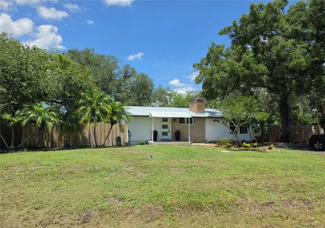 Photo 2 of Sale Pending at 1205 Willis Ave, Sarasota, FL 34232 | MLS# A4699052 | Listing updated on 2026-10-07