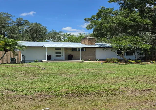 Photo 3 of Sale Pending at 1205 Willis Ave, Sarasota, FL 34232 | MLS# A4699052 | Listing updated on 2026-10-07