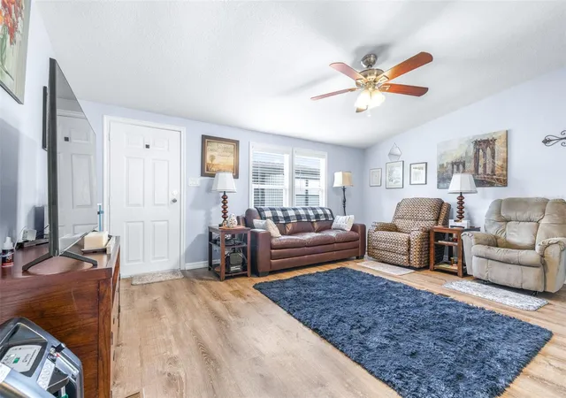 4th image of 3041 Short Leaf St, Wesley Chapel, FL 33543 | MLS# L4963271