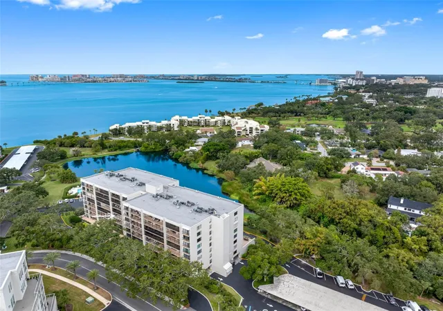 2nd image of 220 Belleview Blvd #412, Belleair, FL 33756 | MLS# TB8525977
