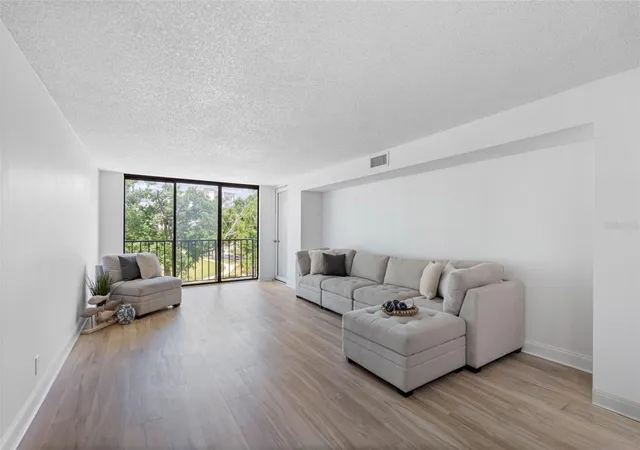 5th image of 220 Belleview Blvd #412, Belleair, FL 33756 | MLS# TB8525977