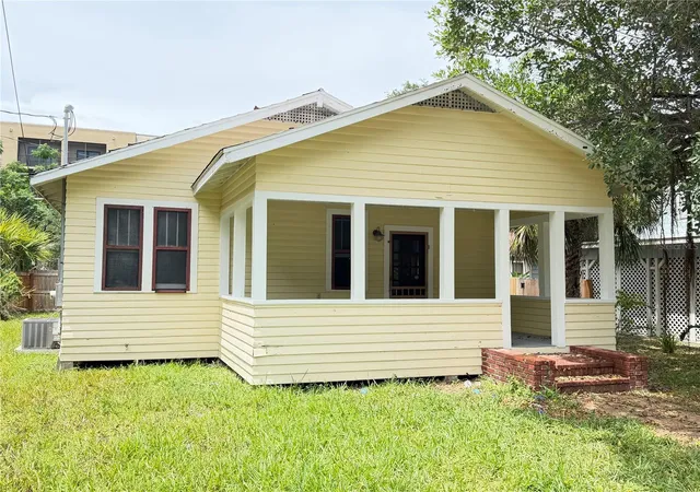 4th image of 1555 7Th St, Sarasota, FL 34236 | MLS# A4699070