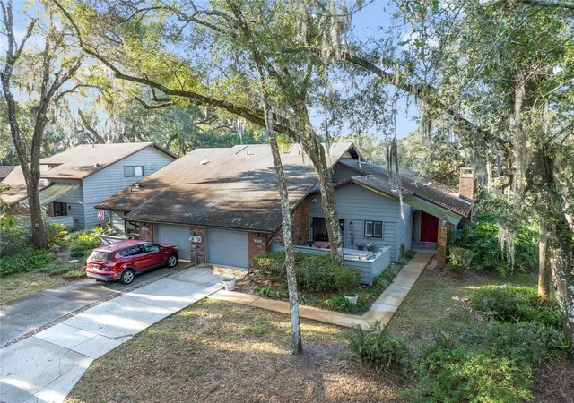 1st image of 906 Village Green Rd, Deland, FL 32720 | MLS# V4950039