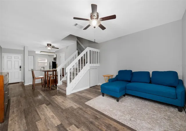 3rd image of 2132 Sw 39Th Dr, Gainesville, FL 32607 | MLS# GC541699