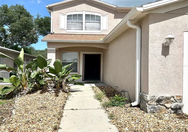 Photo 2 of Single family home for sale at 504 Maple Pointe Dr, Seffner, FL 33584 | MLS# TB8526001 | Listing updated on 2026-09-20