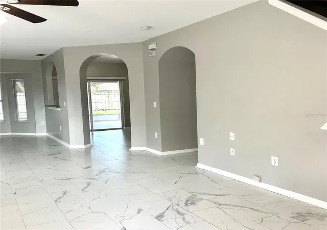 Photo 4 of Single family home for sale at 504 Maple Pointe Dr, Seffner, FL 33584 | MLS# TB8526001 | Listing updated on 2026-09-20