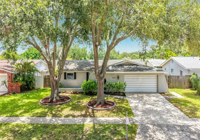 Photo 2 of Single family home for sale at 1405 Overcash Dr, Dunedin, FL 34698 | MLS# TB8526004 | Listing updated on 2026-09-21