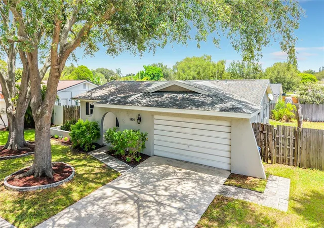 Homes for sale in Dunedin, FL | 1405 Overcash Dr, Dunedin, FL 34698 | MLS# TB8526004