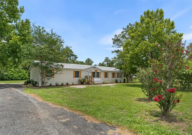 Photo 2 of Manufactured home for sale at 15591 NE 46th Street, Williston, FL 32696 | MLS# GC541702 | Listing updated on 2026-07-08