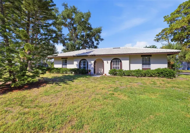 Homes for sale in Nokomis, FL | 404 Oxford Dr #404, Nokomis, FL 34275 | MLS# A4699074