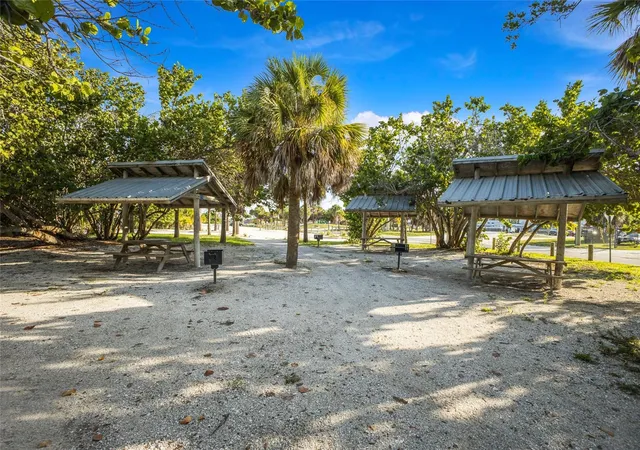 Homes for sale in Nokomis, FL | 404 Oxford Dr #404, Nokomis, FL 34275 | MLS# A4699074