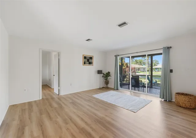 Homes for sale in Nokomis, FL | 404 Oxford Dr #404, Nokomis, FL 34275 | MLS# A4699074
