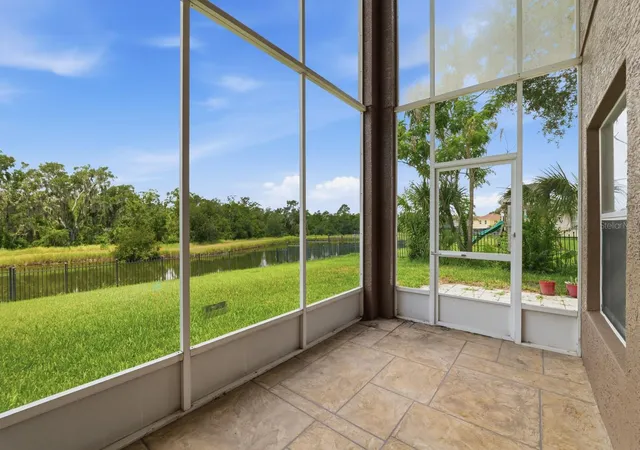Photo 3 of Single family home for sale at 14722 Heronglen Dr, Lithia, FL 33547 | MLS# TB8526017 | Listing updated on 2026-10-07