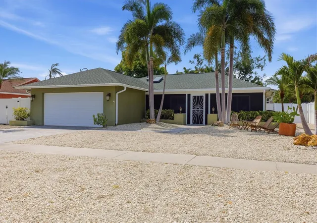 Photo 1 of Single family home for sale at 1833 Oak View Dr, Sarasota, FL 34232 | MLS# A4699075 | Listing updated on 2026-09-07