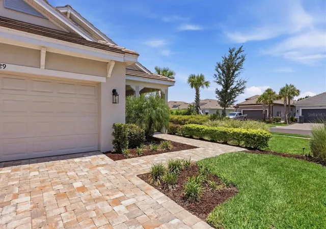 Photo 3 of Single family home for sale at 5229 Savino Cir, Palmetto, FL 34221 | MLS# A4699077 | Listing updated on 2026-10-09