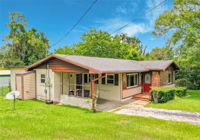 Photo 3 of Single family home for sale at 2405 Ne 2nd Street, Ocala, FL 34470 | MLS# R4911567 | Listing updated on 2026-08-05