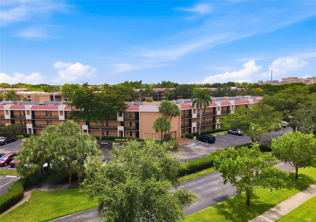 Homes for sale in Margate, FL | 5605 Coral Lake Drive, Margate, FL 33063 | Houzeo