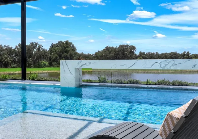Photo 4 of Sale Pending at 2428 Waterfront Cir, Sarasota, FL 34240 | MLS# A4699079 | Listing updated on 2026-08-27