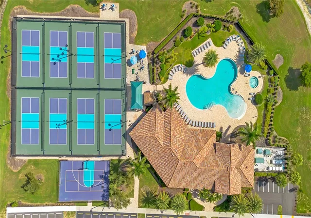 Homes for sale in Bradenton, FL | 415 Winding Brook Lane, Bradenton, FL 34212 | Houzeo