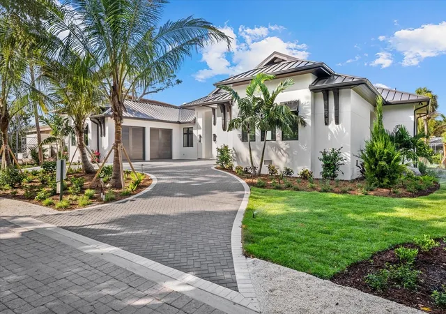 Homes for sale in Sarasota, FL | 5215 Hidden Harbor Rd, Sarasota, FL 34242 | MLS# A4699085