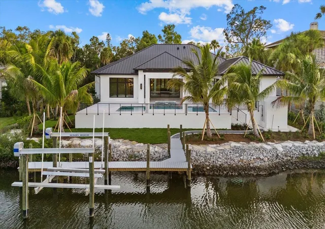 Homes for sale in Sarasota, FL | 5215 Hidden Harbor Rd, Sarasota, FL 34242 | MLS# A4699085