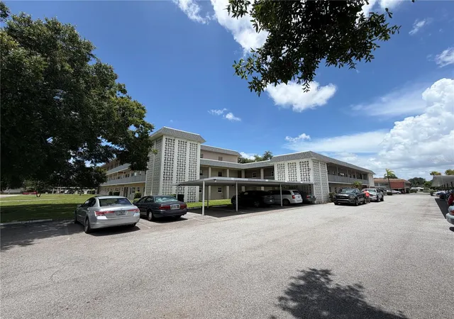 Homes for sale in Saint Petersburg, FL | 5725 12th Ave N #306D, Saint Petersburg, FL 33710 | MLS# TB8526042